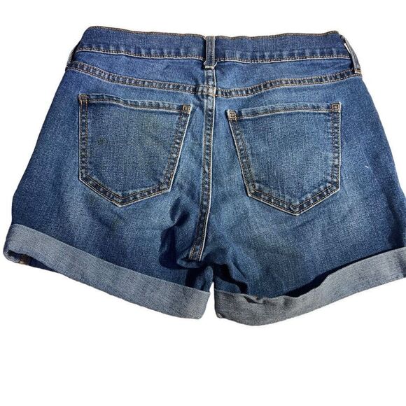 Old Navy Women's Blue Five Pocket Zipper Closure Fitted Denim Shorts Size 0 - Picture 2 of 5